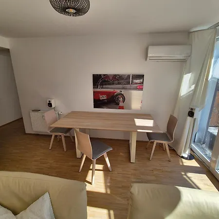 Luxury Penthouse, 16 Min To Wiesn, Parking, Balcony 公寓